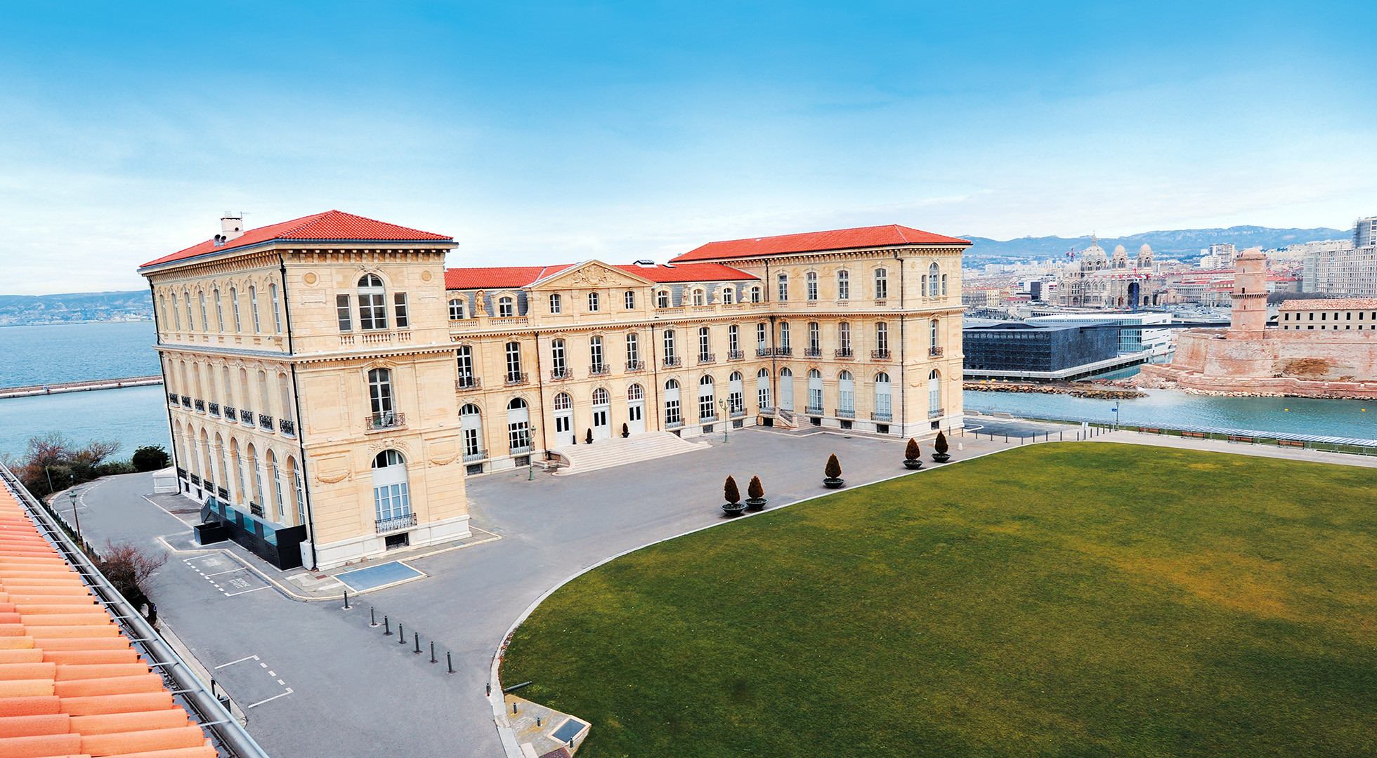 Garage moto & scooter au Pharo – Marseille