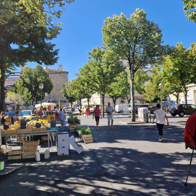 Garage moto & scooter à Cinq Avenues – Marseille