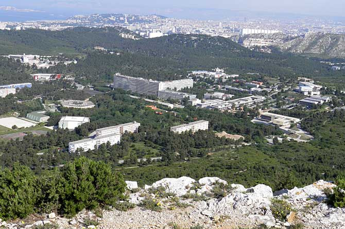 Garage moto & scooter au Redon – Marseille