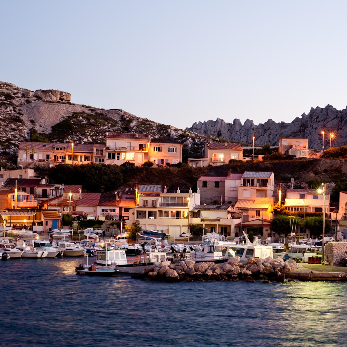 Garage moto & scooter aux Goudes – Marseille